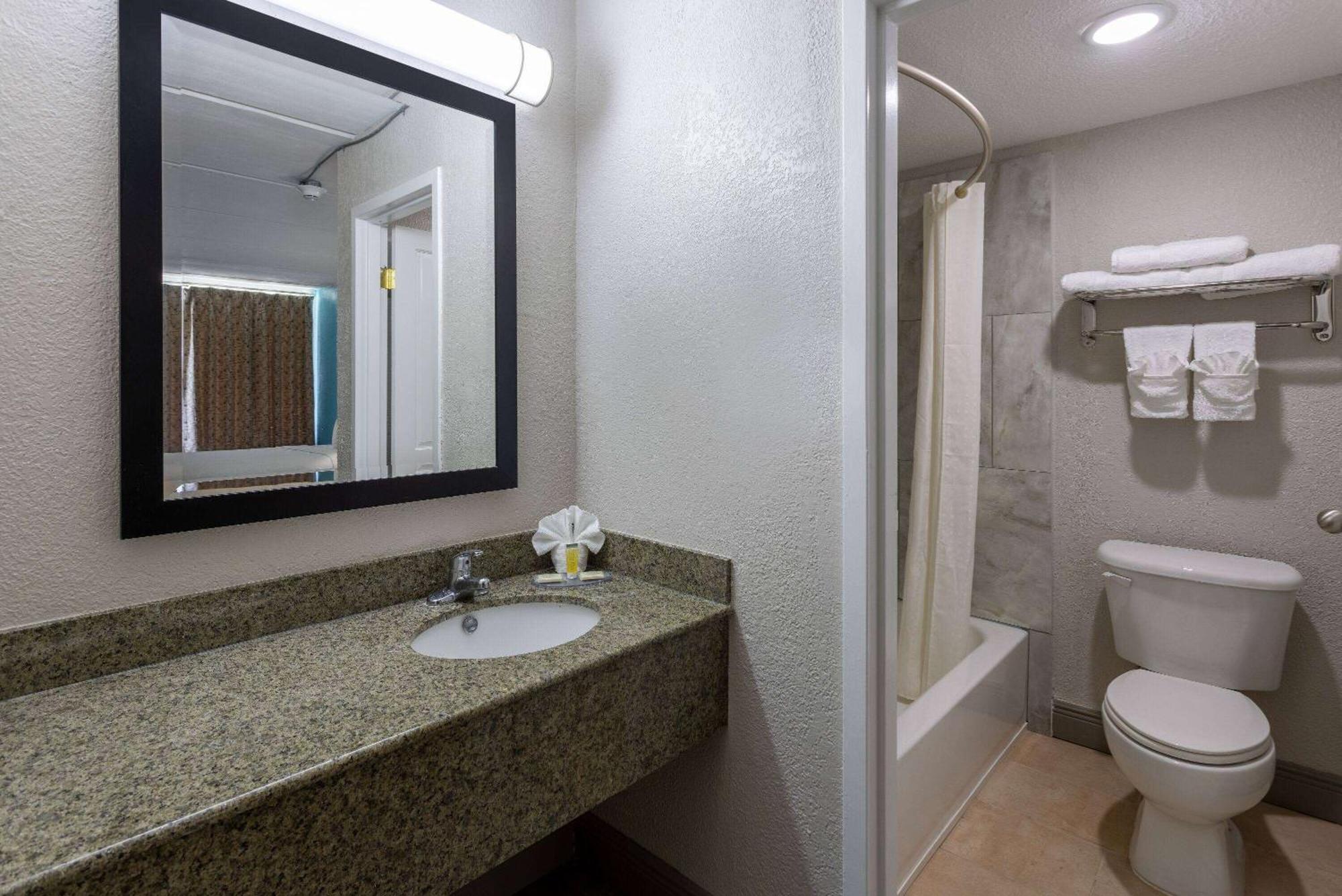 Travelodge By Wyndham Kingsland Ga Exterior foto